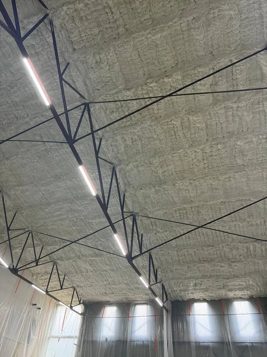 Isolation plafond industriel